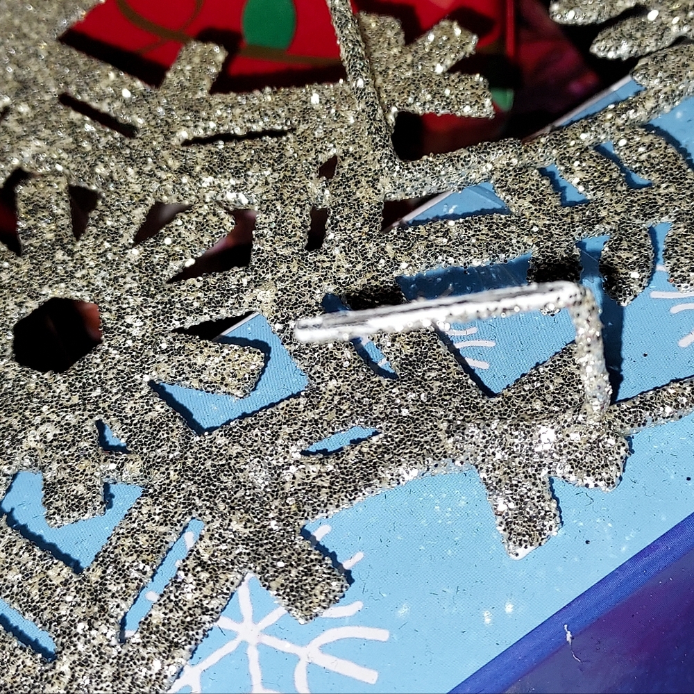 3 D Silver Snowflake Tree Topper 12"×12" . Pic Doesn't Do It Justice. Beautiful - Picture 9 of 12